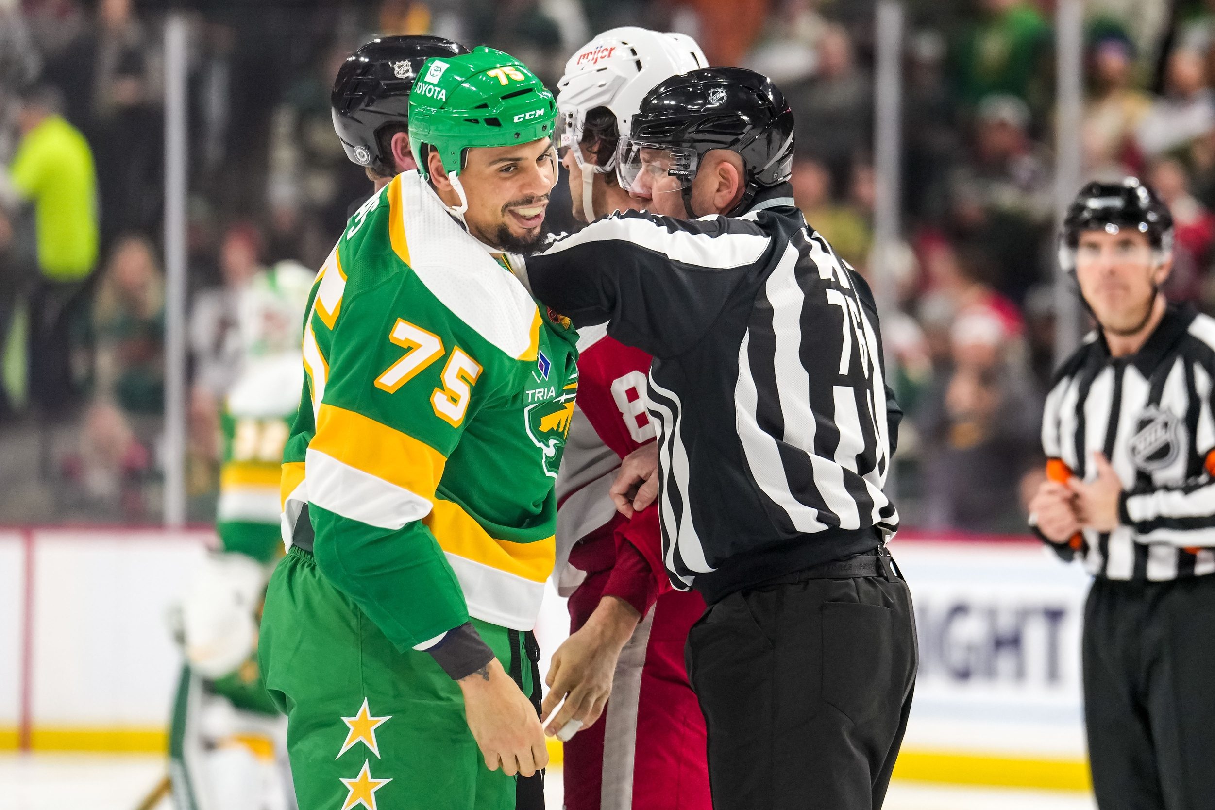 Wild acquire rugged forward Ryan Reaves from Rangers for fifth